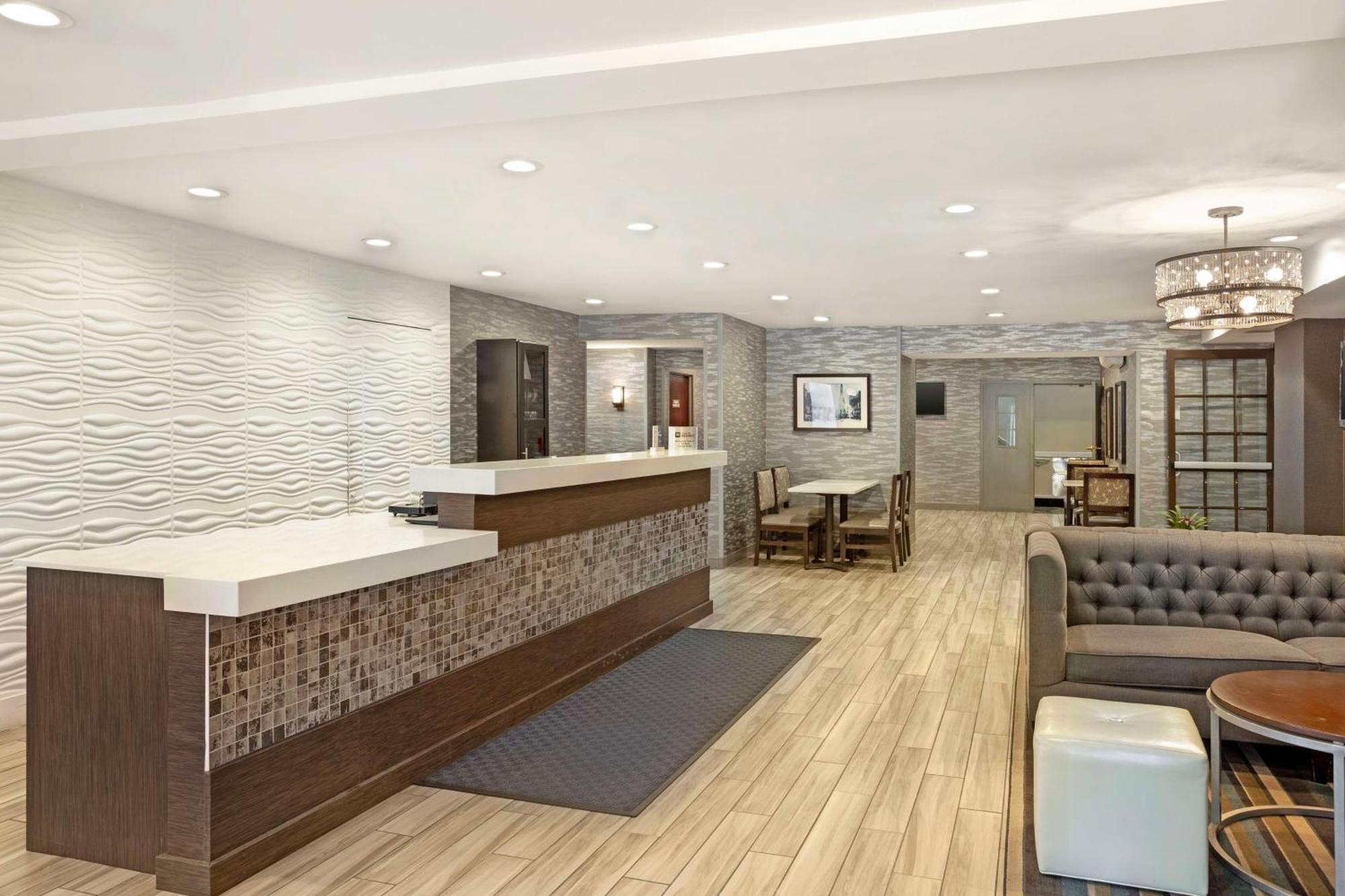 Best Western Plus Fairfield Hotel Exterior photo