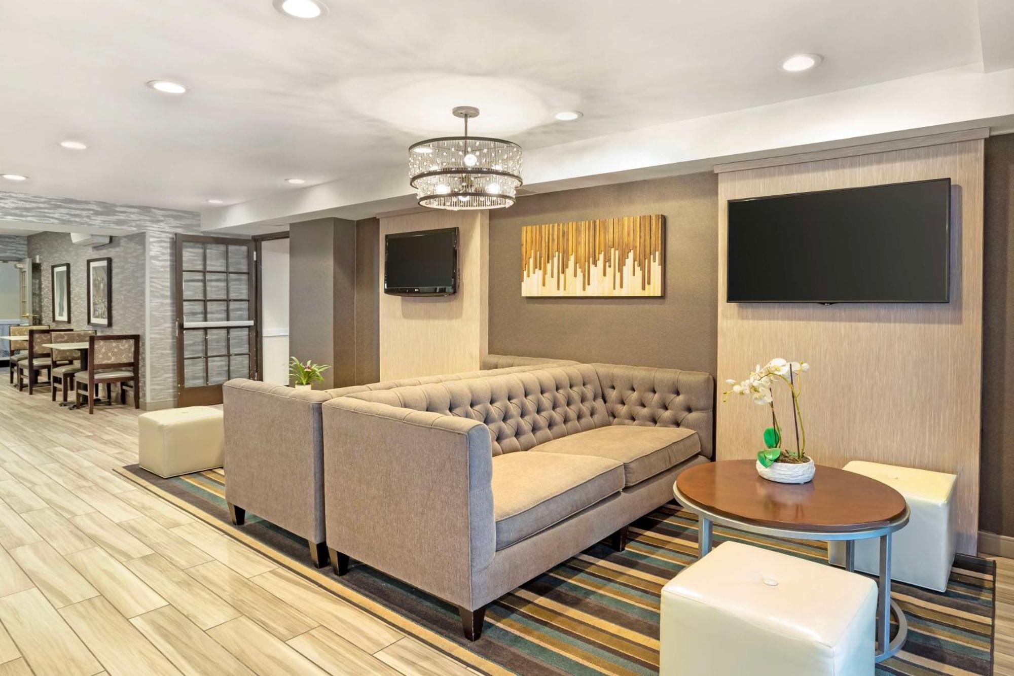 Best Western Plus Fairfield Hotel Exterior photo