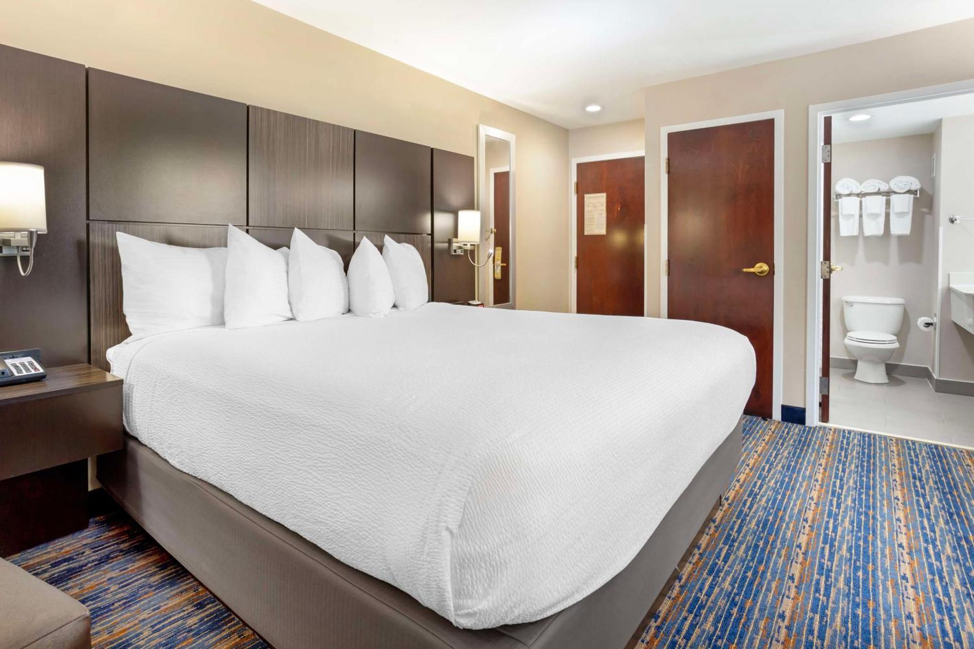 Best Western Plus Fairfield Hotel Exterior photo